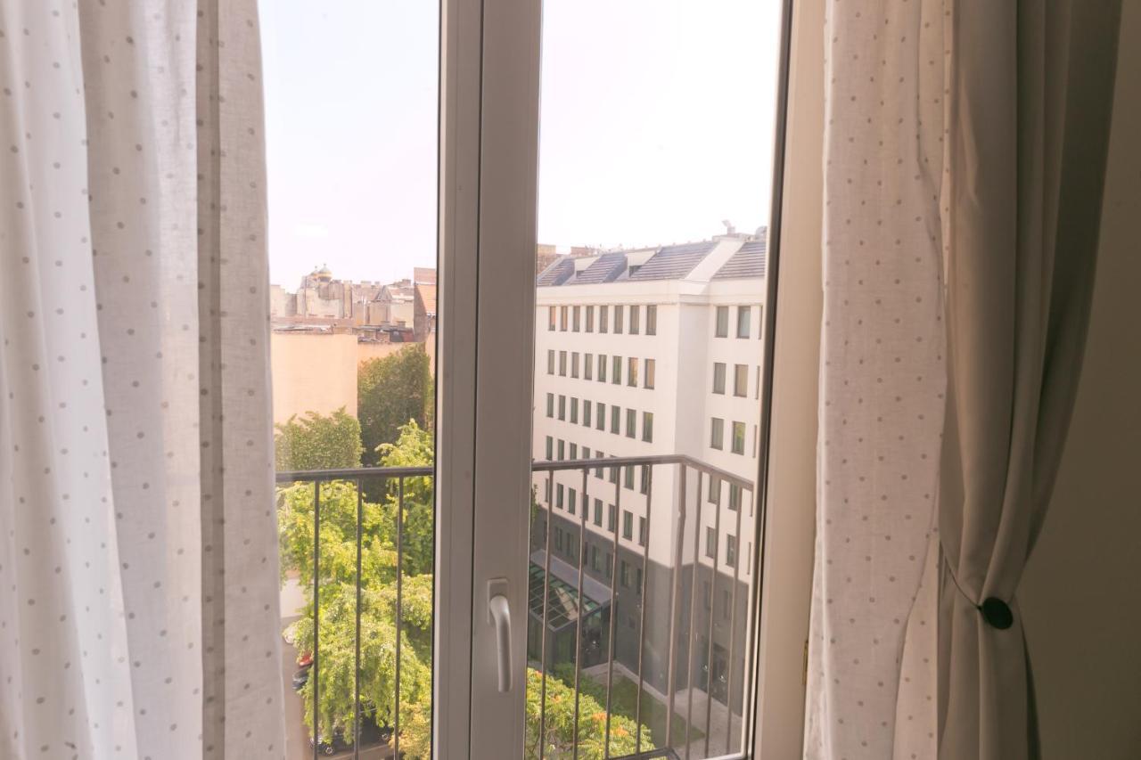 Madach Fox Apartment Budapeste Exterior foto