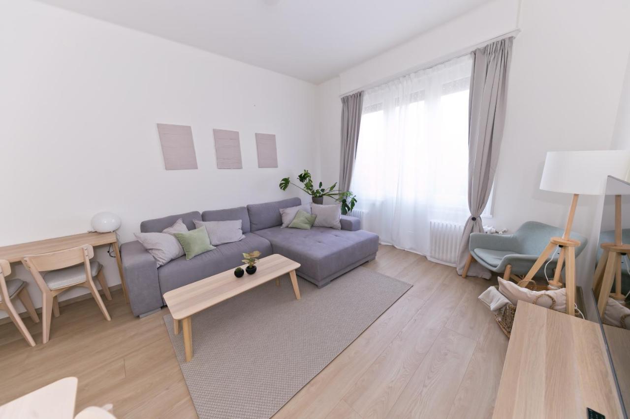 Madach Fox Apartment Budapeste Exterior foto